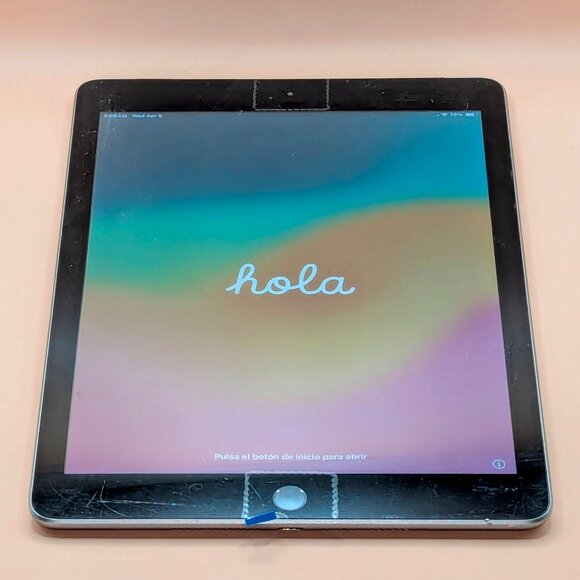 iPad 6th Generation 32GB (Wi-Fi)*** - Picture 1 of 5